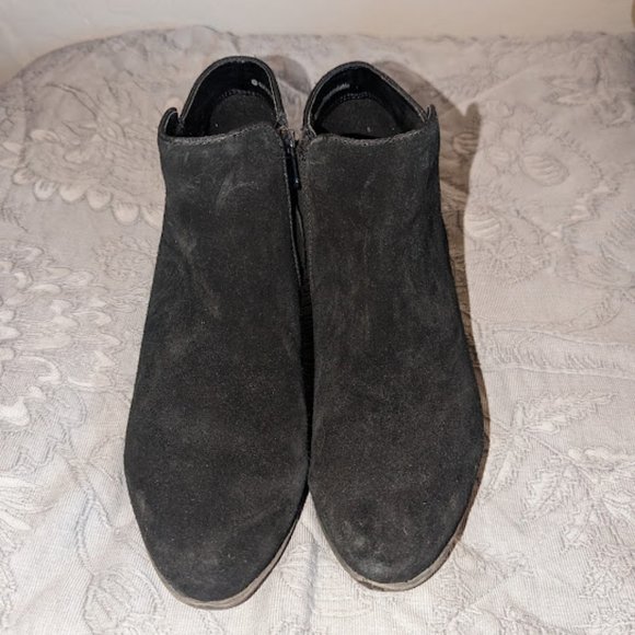 NWOT Blondo Black Suede Booties Size 8 - Picture 1 of 6